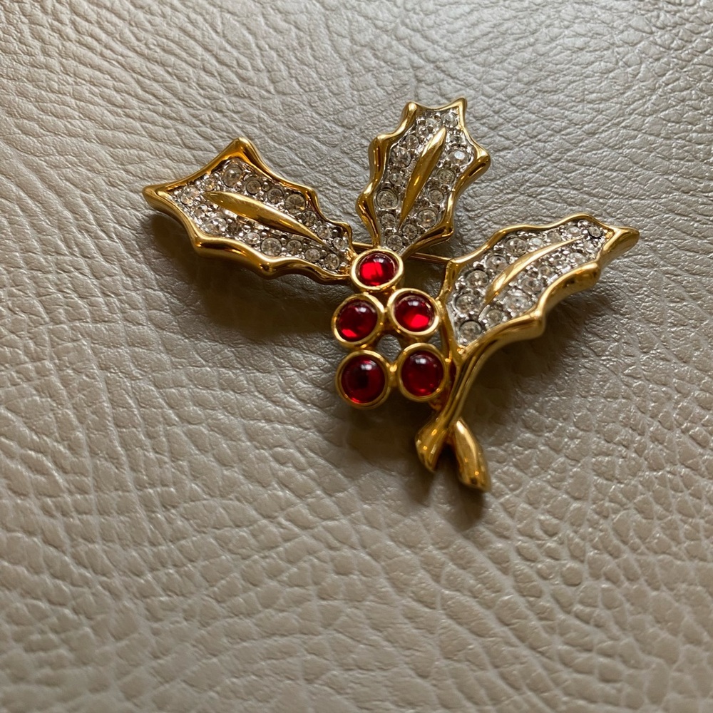 Signed Swarovski Holly Berry Christmas Brooch Pin -Pristine!